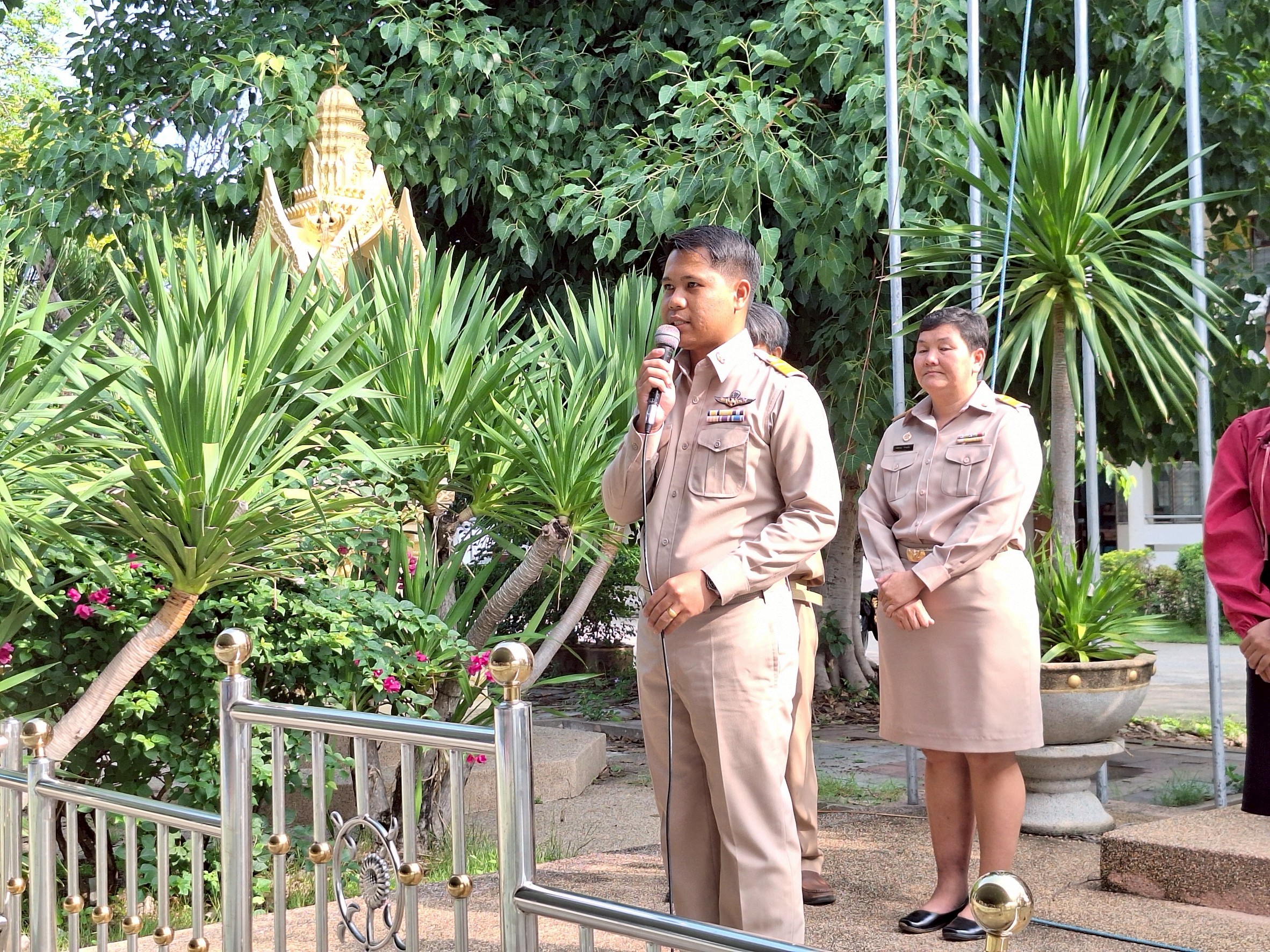 LINE_ALBUM_phx.txnrab peid phakh reiyn 1_2568 laea naeana khru him_250520_2.jpg